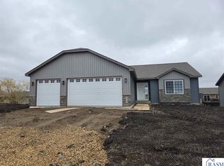 318 Falcon Run, Eagle Lake, MN 56024