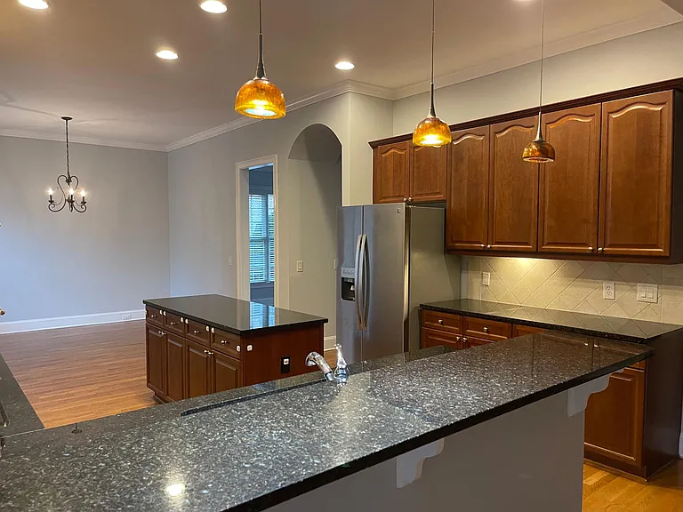 390 Wembley Cir — Photo 4