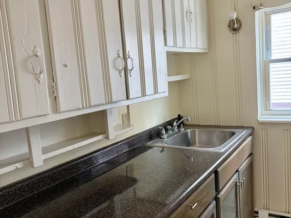 160 Sabin St Floor 1, Pawtucket, RI 02860