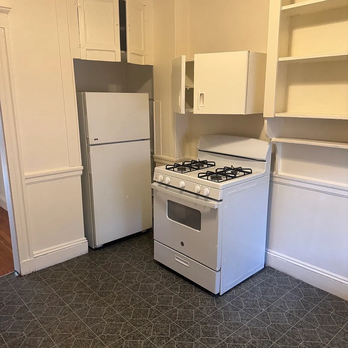 1 bed, 1.0 bath, 600 sqft, $1,900 — Photo 1