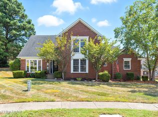 1613 Cristland Rd, Louisville, KY 40214