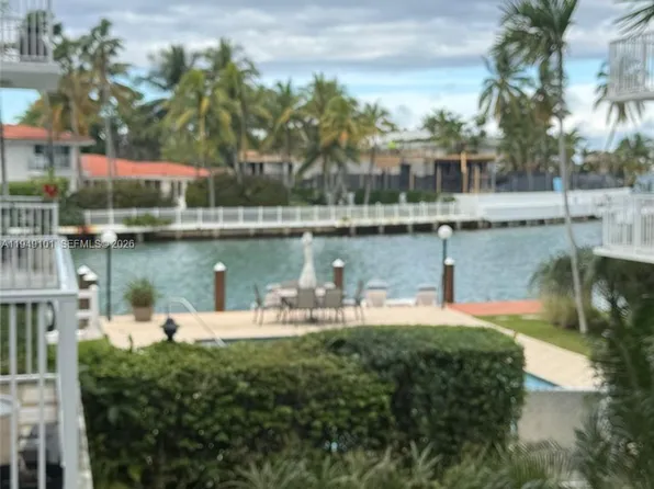 10250 W Bay Harbor Dr APT 2C, Bay Harbor Islands, FL 33154