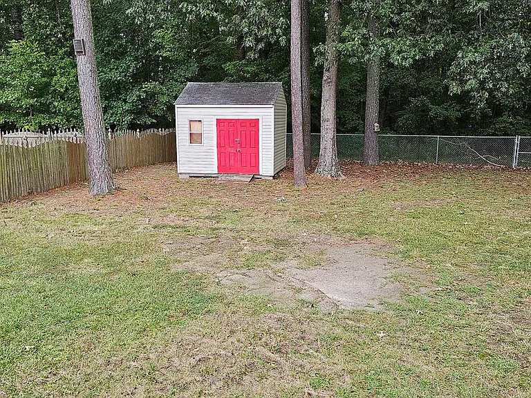 803 Haskins Dr — Photo 3