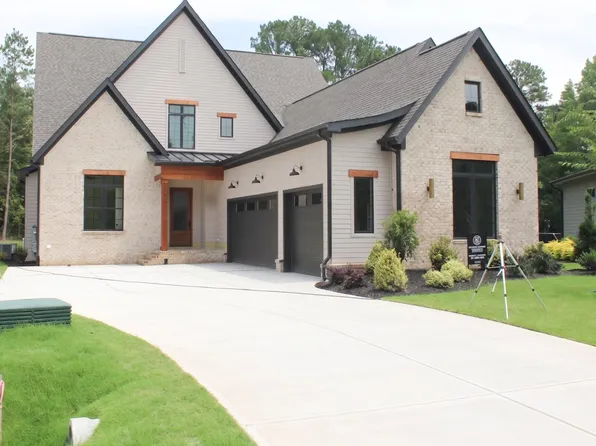 15 Geranium Dr, Youngsville, NC 27596