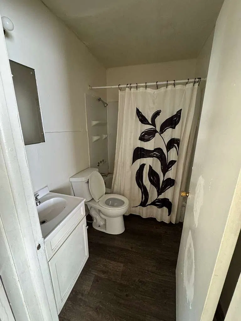 8023 West Thurston Avenue - 1 — Photo 3