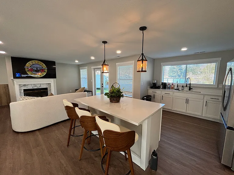 Chambers Crest Apartments — Photo 10