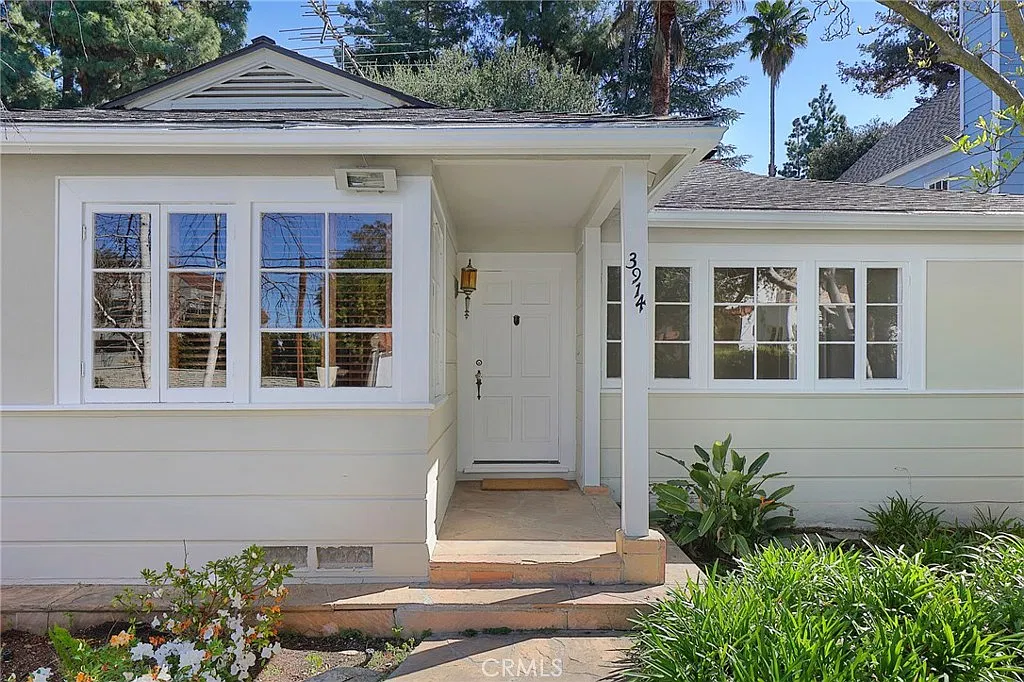 2 bed, 1.5 bath, 1277 sqft, $5,950 — Photo 3