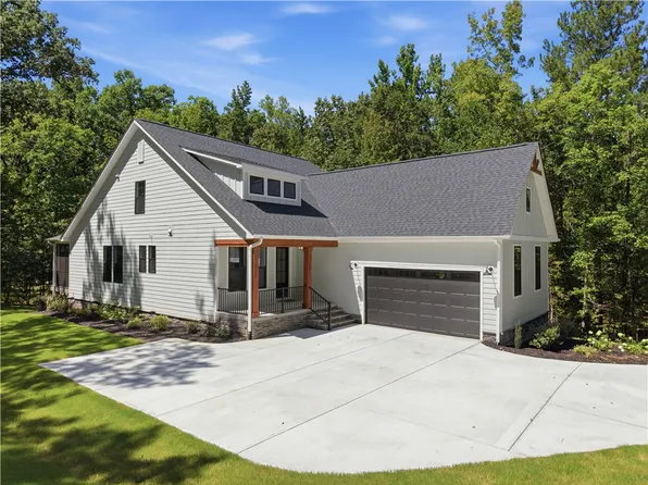 106 Armory Ct, Ninety Six, SC 29666