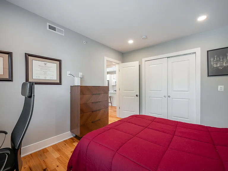 714 11th St NE #302 — Photo 13