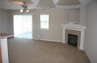 4th image of 9410 Leslie Ave