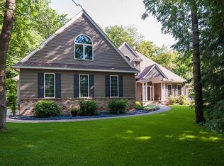 6951 Oakmere Ln NW, Rochester, MN 55901