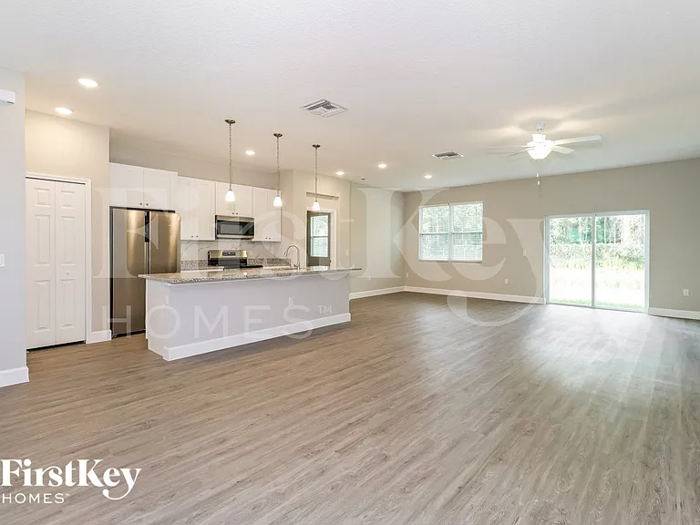 121 Dailey St SE — Photo 2