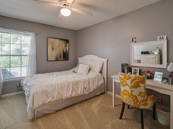 5th image of 12480 Harbor Winds Dr N