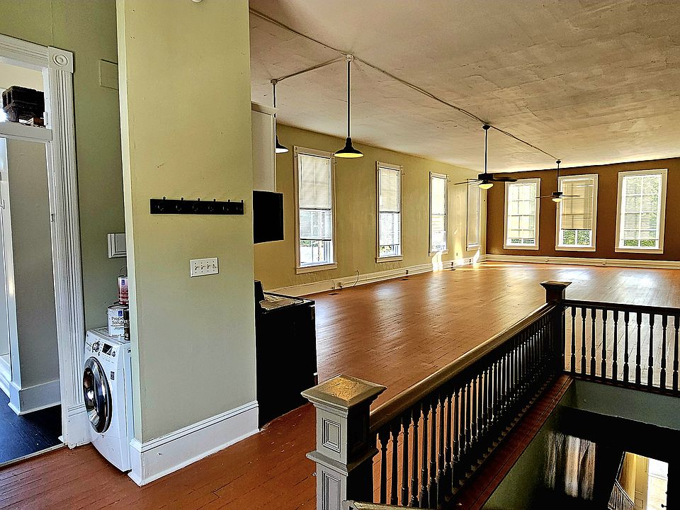 Huge Loft/Studio Apartment Space
