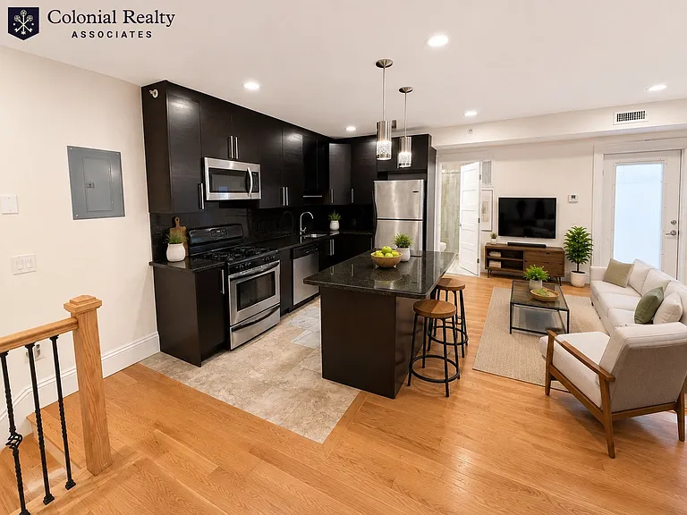 1616 Beacon St #4 — Photo 8