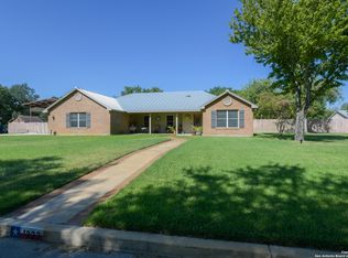 1333 Continental Dr S, Pleasanton, TX 78064
