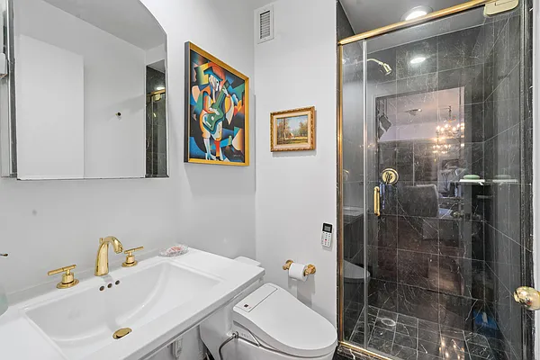 Bathroom, photo 2