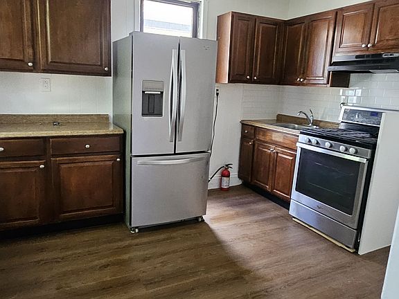 2nd image of 54 Linden St