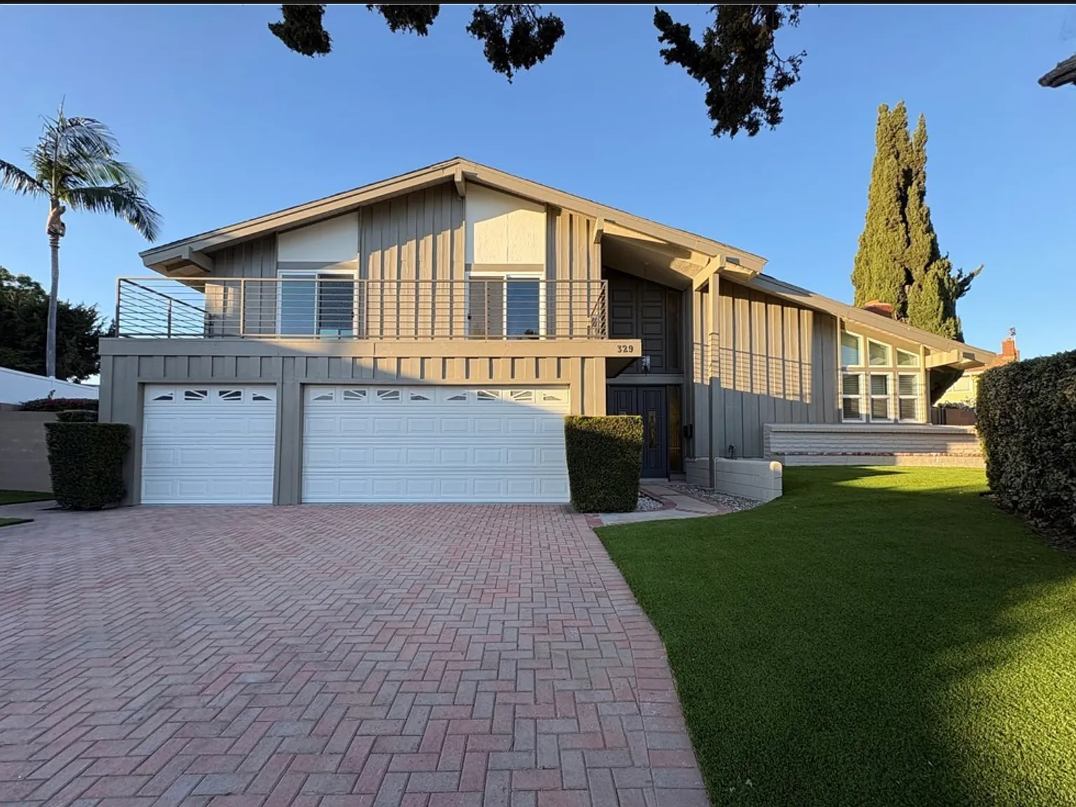 4 bed, 2489 sqft, $5,500 — Photo 1