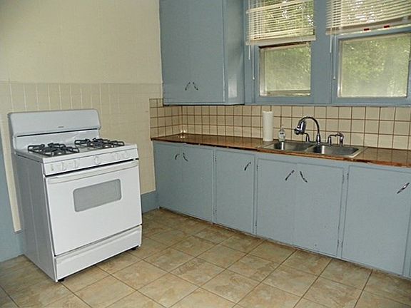 5th image of 650 E 21st St
