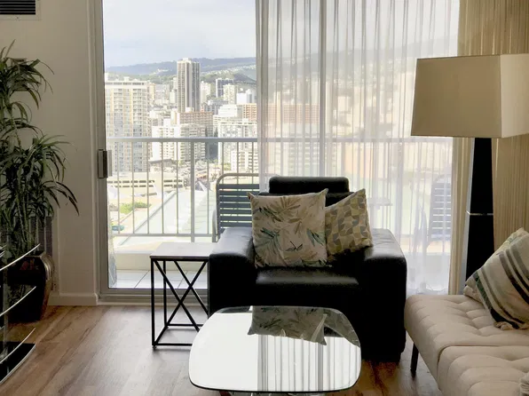 400 Hobron Ln, Honolulu, HI