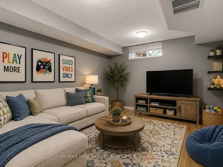 146 College Cir — Photo 31