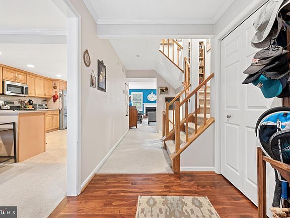 4th image of 56 Woodstream Dr