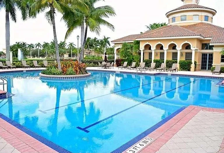 891 Captiva Dr — Photo 38