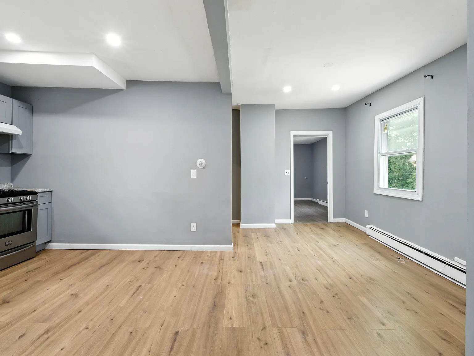 3 bed, $2,100 — Photo 4