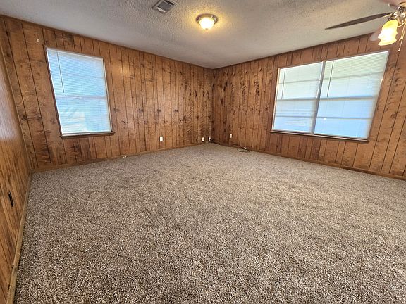 3rd image of 3230 Palmdale Ave