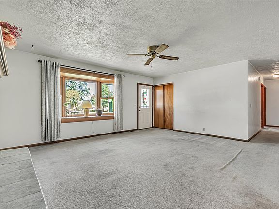 3rd image of 115 E 3rd Ave