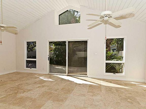 5th image of 141 Peppertree Dr