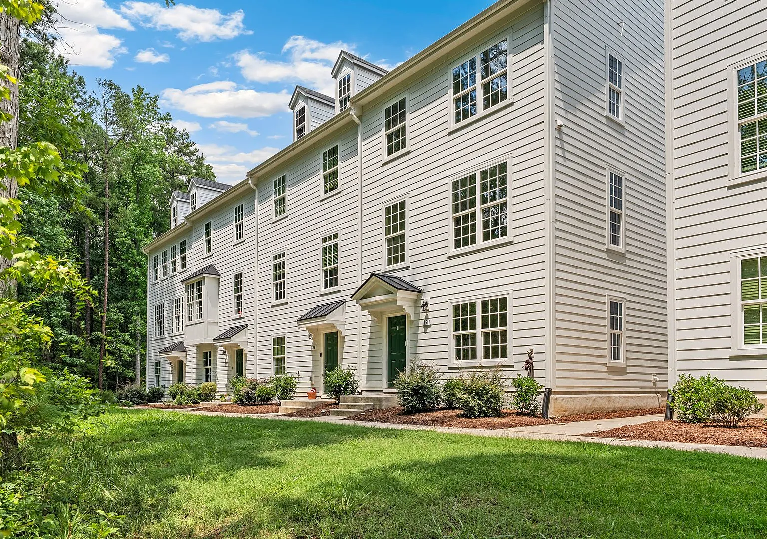 Modern 3 Story 3 Bedroom, 2.5 Bathroom Townhome in South Durham! — Photo 2