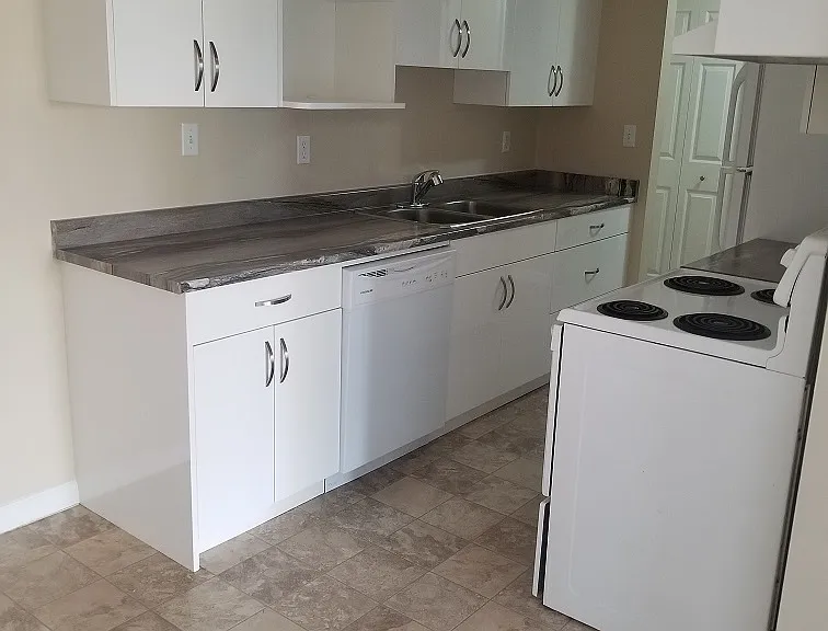 885 Craigflower Rd — Photo 15