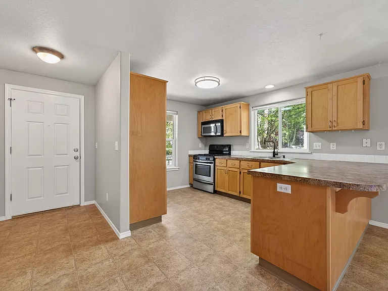 811 NW 16th Ave — Photo 6