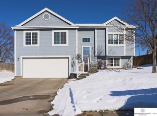 7210 Braun St, La Vista, NE 68128