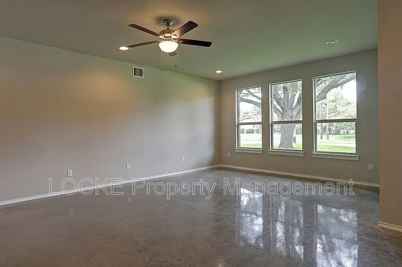 4 bed, 4.0 bath, 1808 sqft, $3,550 — Photo 4