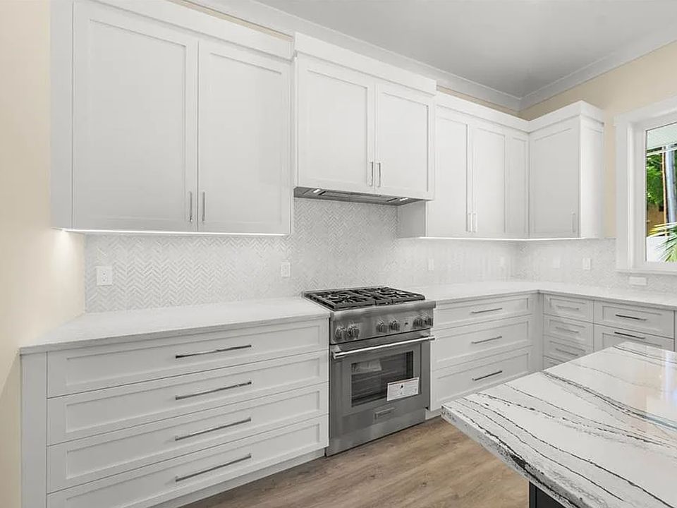 large chef friendly kitchen. Lot's of storage and stocked with dishes, cookware and utenciles.