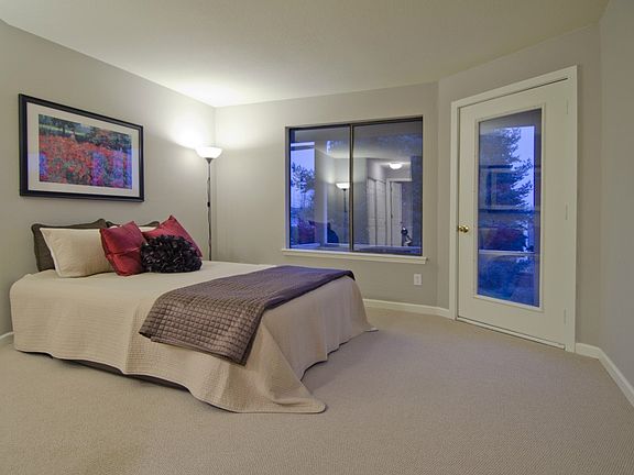 4th image of 23003 Lakeview Dr