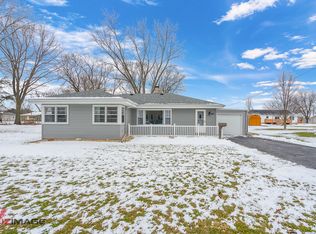 421 View St, Ottawa, IL 61350