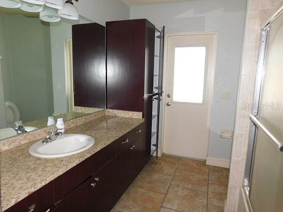 4th image of 4322 SW 18th Pl
