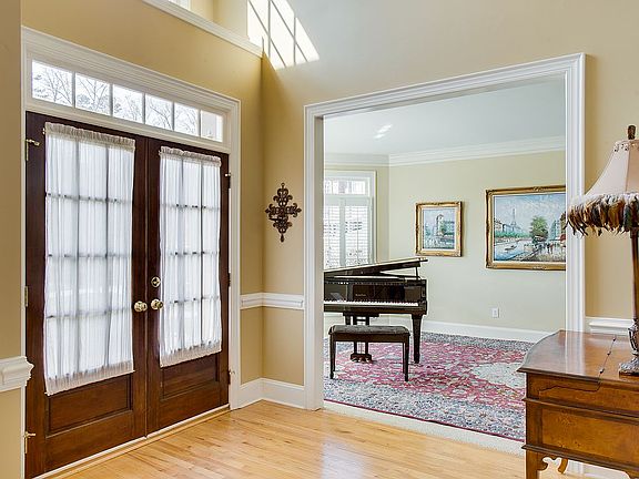 2nd image of 11122 Parkleigh Dr