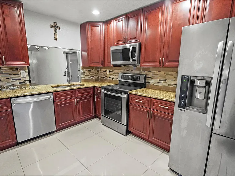 9311 Wedgewood Dr #A-19 — Photo 7