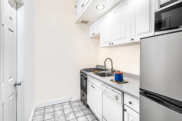 Sold by Douglas Elliman | media 5
