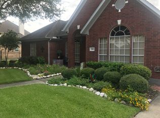 1910 Deertrail St, Deer Park, TX 77536