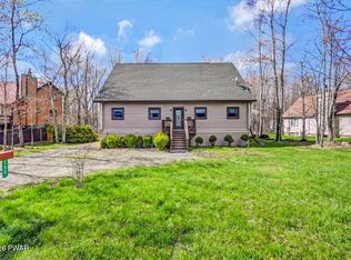 135 Boulder Rd, Lake Ariel, PA 18436