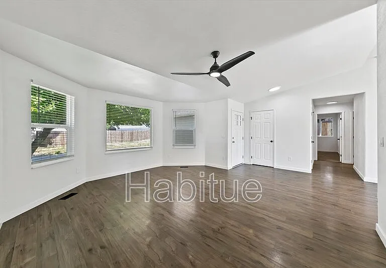 2041 E Oakridge Ct — Photo 6