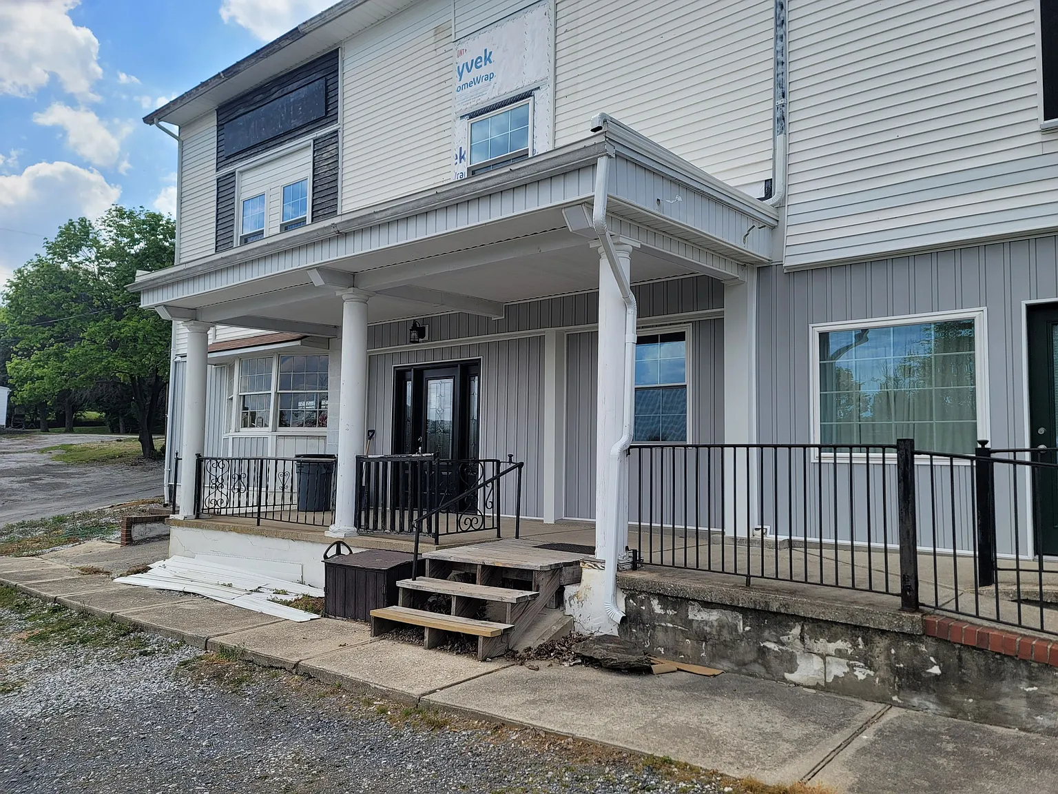 2 bed, 2.5 bath, 2500 sqft, $2,700 — Photo 2