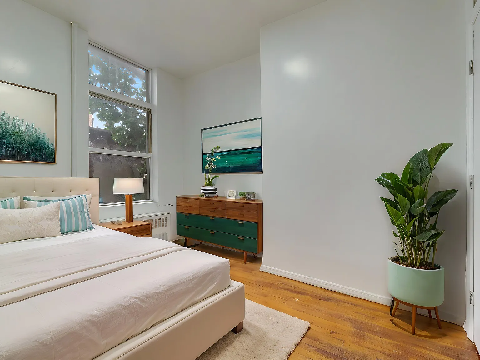 112 Calyer St — Photo 3