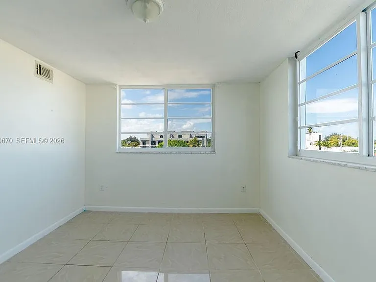 1990 Marseille Dr #402 — Photo 23